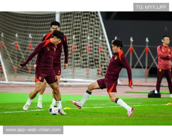 国足备战训练日程合理安排，国足最新训练视频