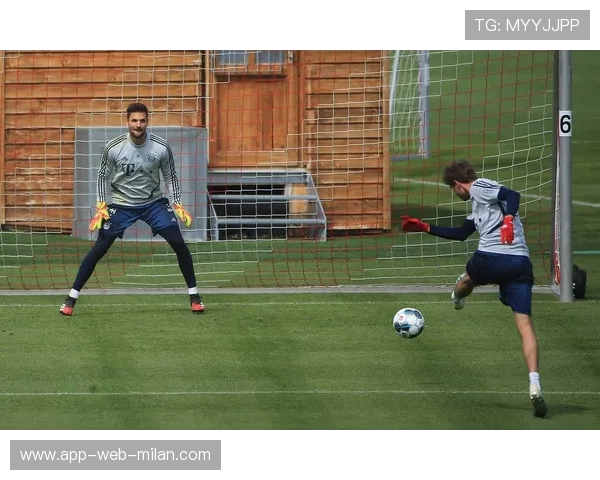 佩尼亚侧扑化解对方必进单刀球